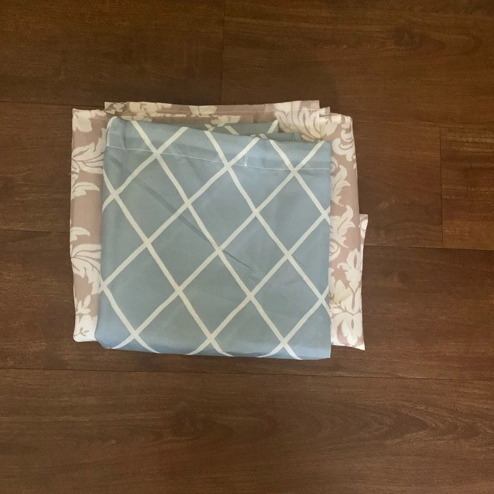 NWOT Slippery Satin Like Fabric Shower Curtain Turquoise Beige Design 70X72.5”